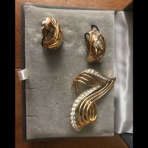 Earring and Brooch set